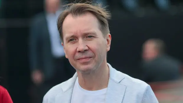В какое казино играет Евгений Миронов?