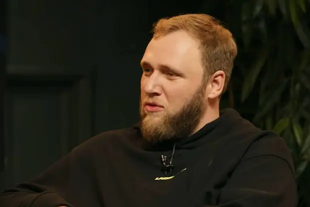В какое казино играет Илья Макаров?