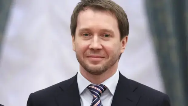 В какое казино играет Евгений Миронов?
