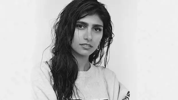 В какое казино играет Mia Khalifa?