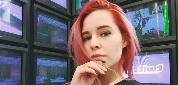 В какое казино играет Denly?