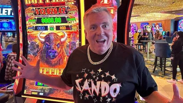 В какое казино играет Vegas Matt?
