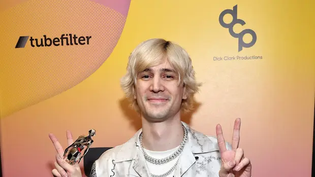 В какое казино играет xQc?