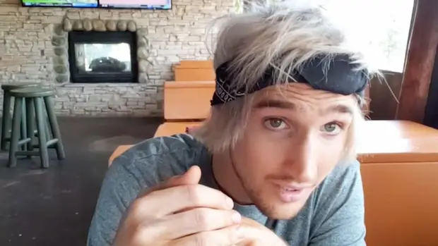 В какое казино играет MitchJones?