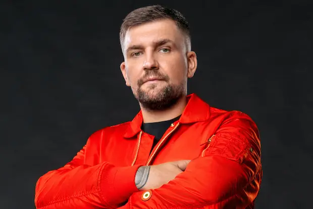 В какое казино играет Баста?